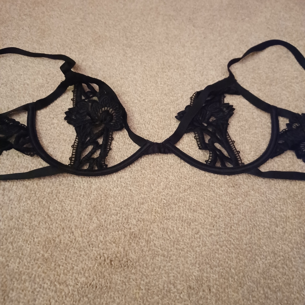 Victoria Secret 34DD Black Bra